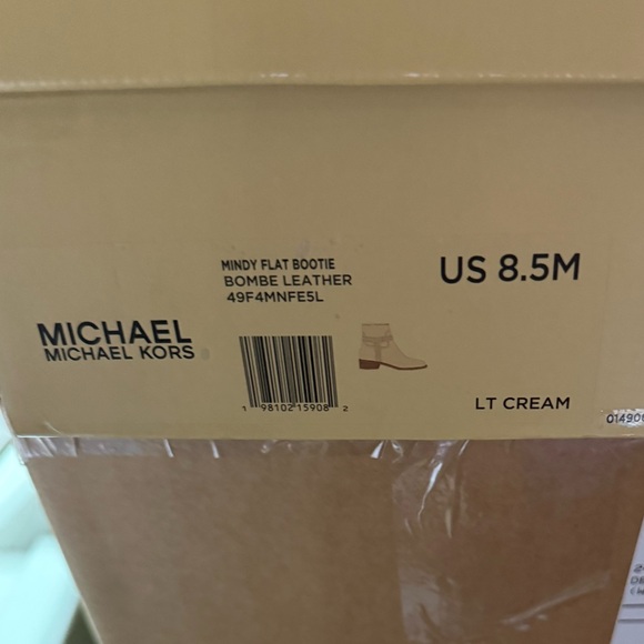 Michael Kors Mindy Leather Ankle Boot - LT Cream Size 8.5 - Picture 6 of 6